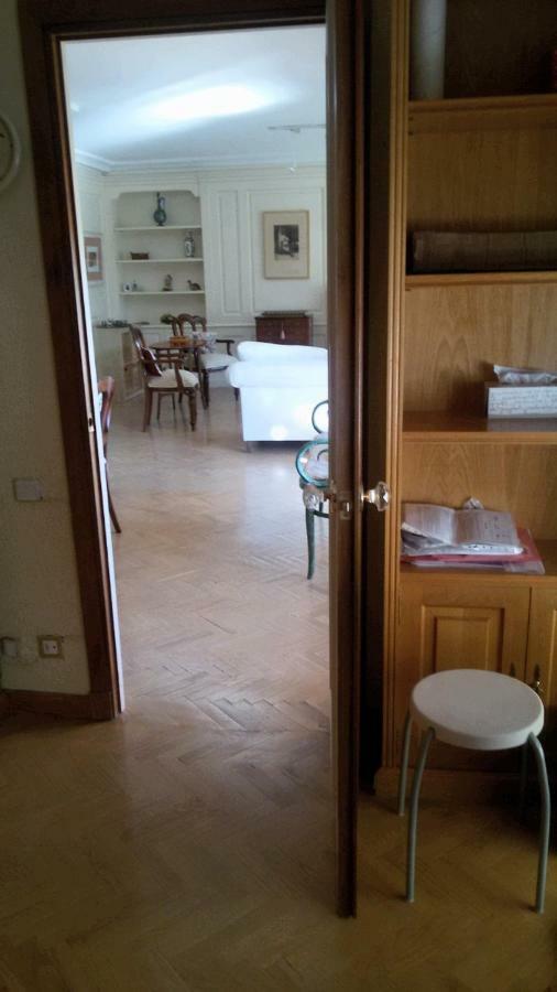 Modern B&B Somosaguas Buitenkant foto