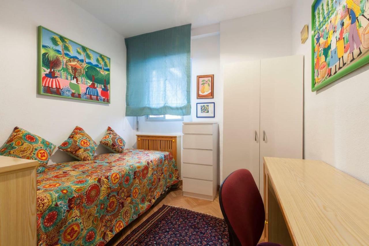 Modern B&B Somosaguas Buitenkant foto