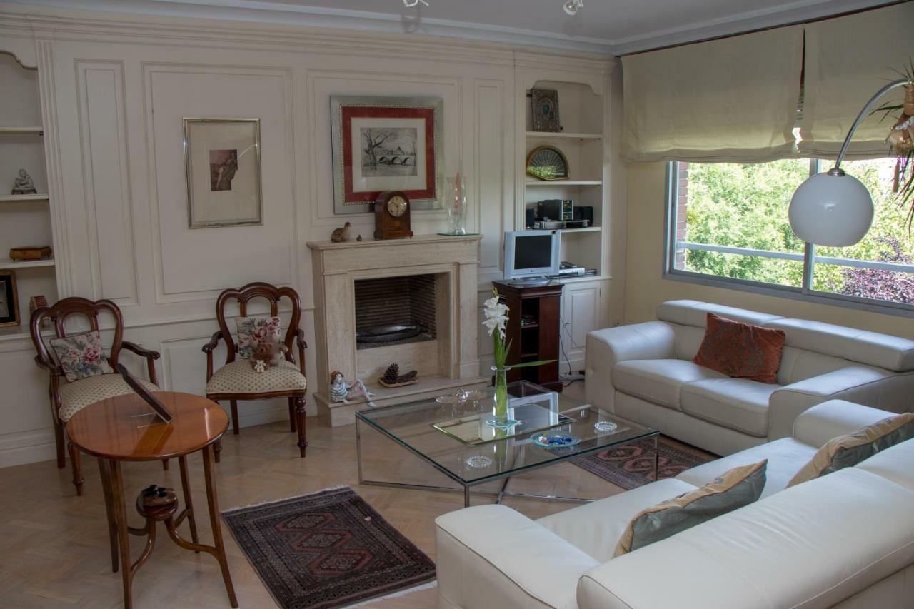 Modern B&B Somosaguas Buitenkant foto