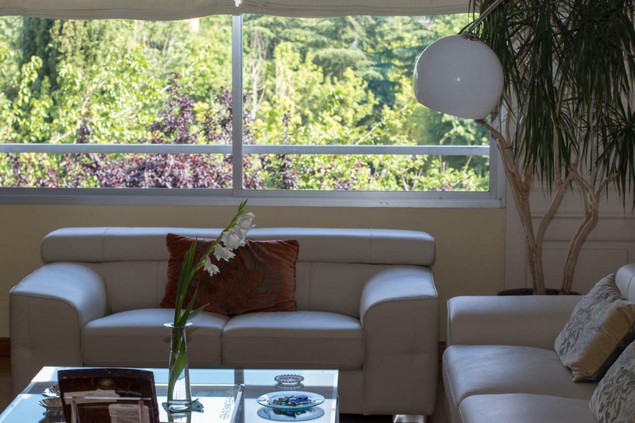 Modern B&B Somosaguas Buitenkant foto